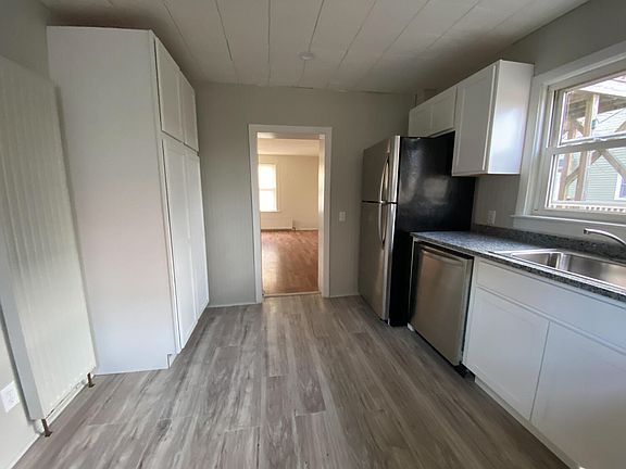 3rd image of 50 Greeley Avenue