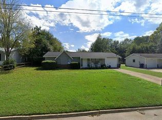 219 Petunia Dr, Dothan, AL 36301