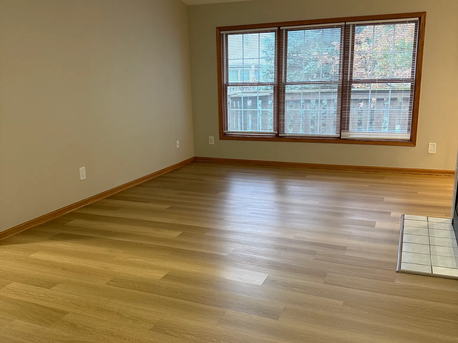 3 bed, 1343 sqft, $1,840 — Photo 1