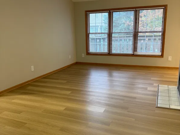 1053 McKnight Cir APT 3, Rockford, IL 61107