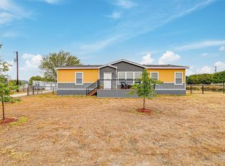 108 Steele Ct, Azle, TX 76020