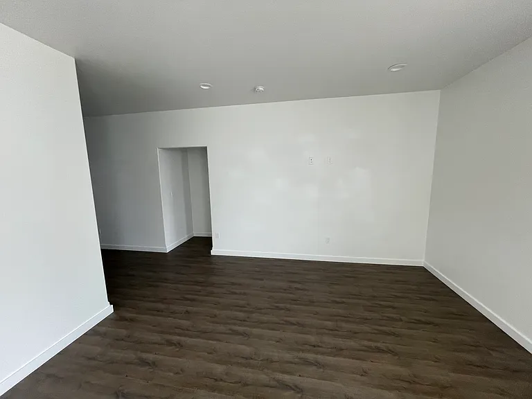 1325 W Bonneville St — Photo 13