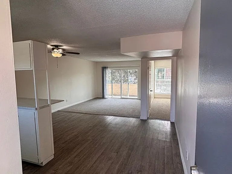 University Terrace Apartments — Photo 45
