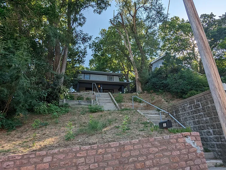 137 Nicholas St — Photo 17