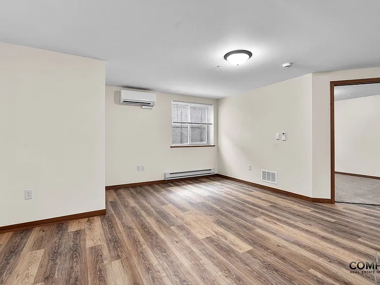 610 Gray St Apartments — Photo 23