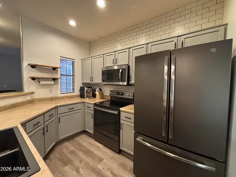 948 E Savannah Dr — Photo 12