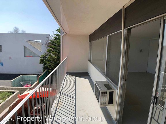 5th image of 6847 Radford Ave APT 8