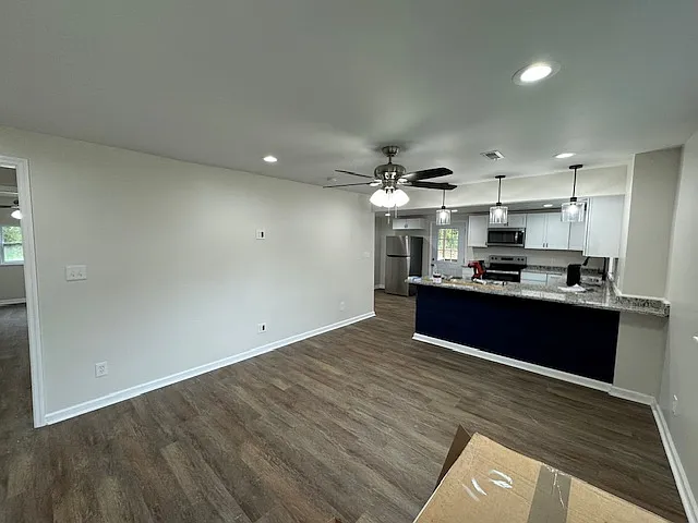 909 Foster Rd #B1 — Photo 17