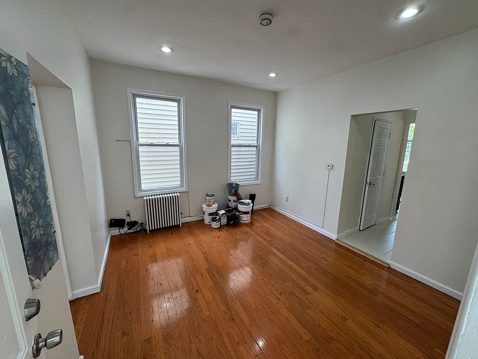 213 Beacon Ave #2