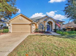 979 Drakewood Dr, Orange Park, FL 32065