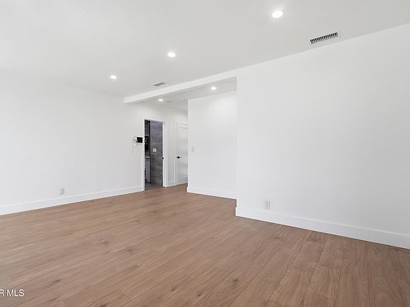 4th image of 9841 Stanwin Ave