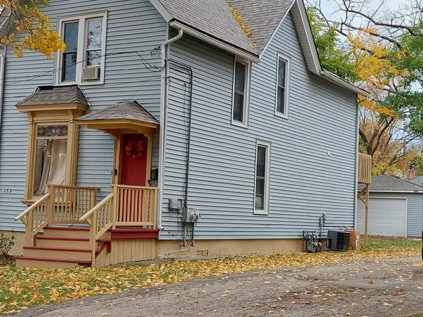 474 Addison St, Elgin, IL 60120