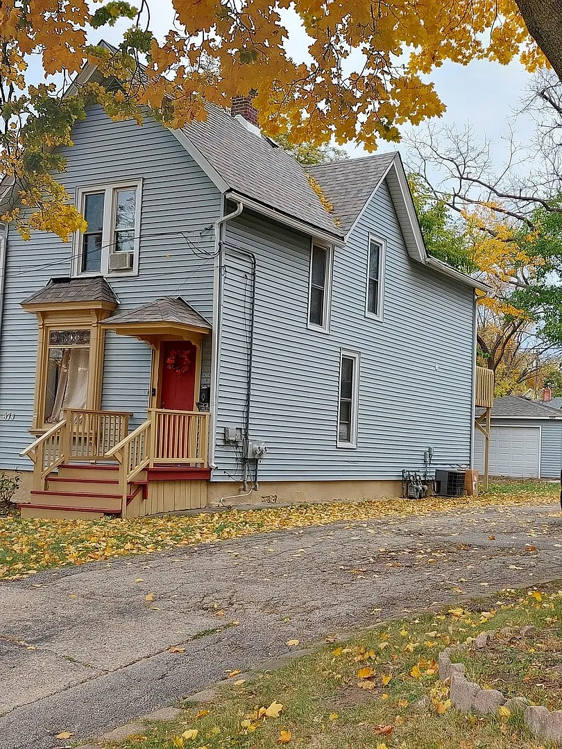 474 Addison St photo 1
