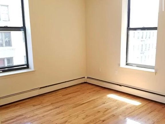 4th image of 1230 Sheridan Ave APT 1C