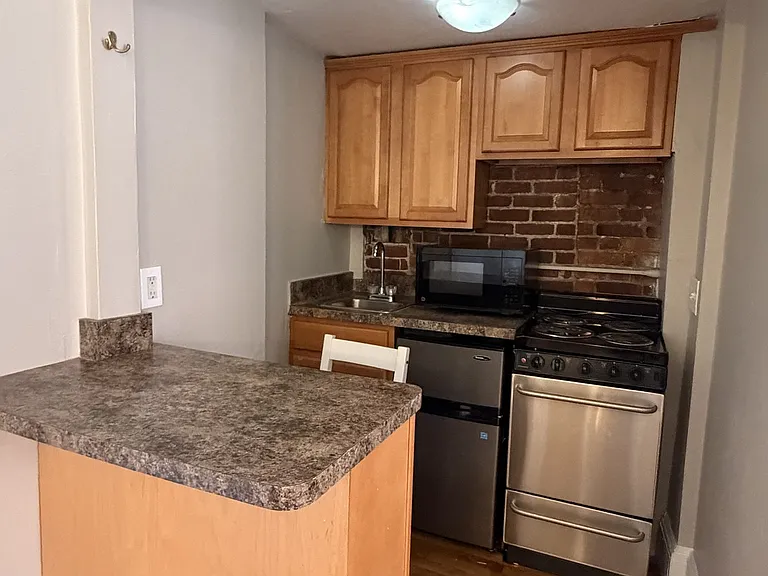 48 Hereford St #2D — Photo 2
