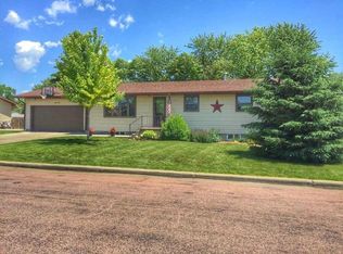 1878 Kansas Ave SE, Huron, SD 57350