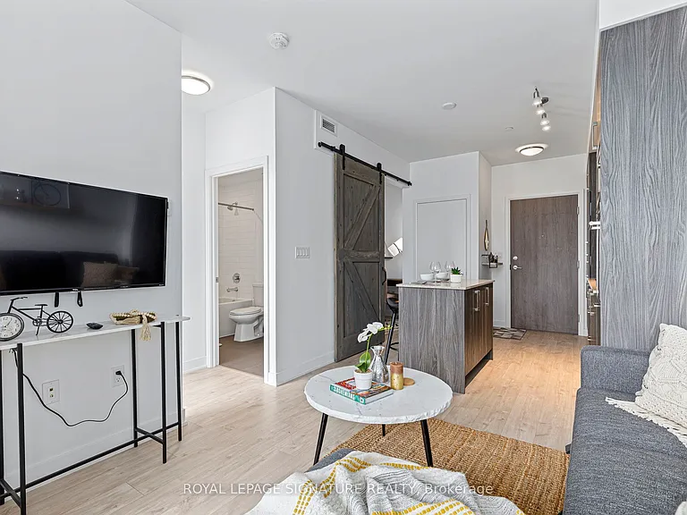 576 Front St W #806E — Photo 10