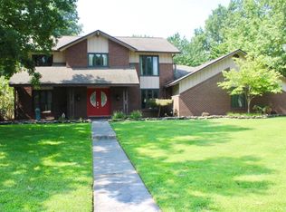 817 Lakeshore Dr, O'Fallon, IL 62269