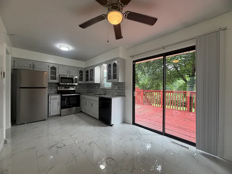1208 S Mayview Ave — Photo 7