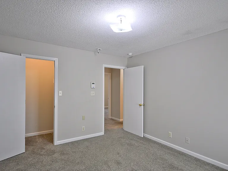 317 Pioneer Dr — Photo 15
