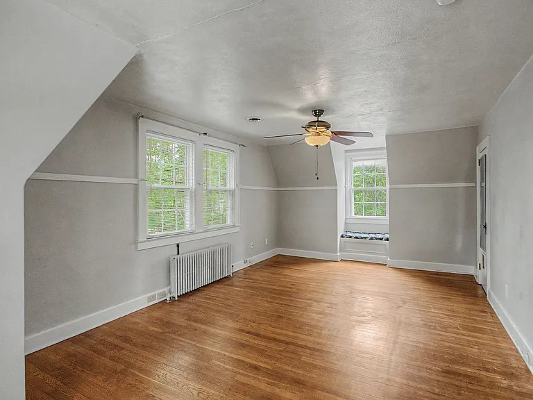 100 Chesterfield Rd — Photo 13