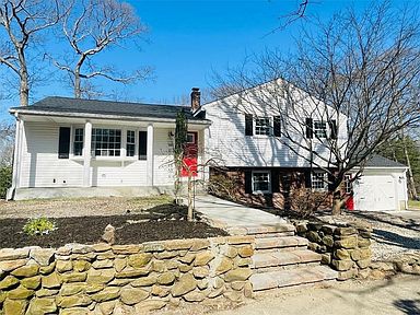 322 Station St, Coventry, RI 02816 | Zillow