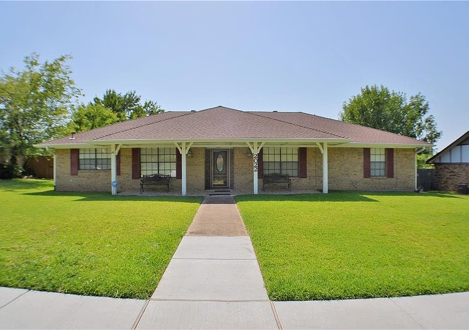 1st image of 2022 Wellington Dr