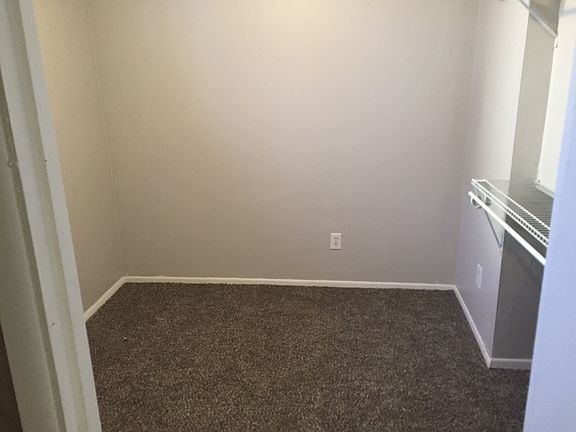 2nd image of 667 E Roosevelt Ave