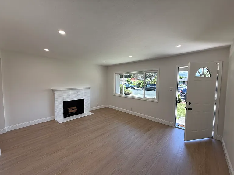 251 Del Norte Ave — Photo 3