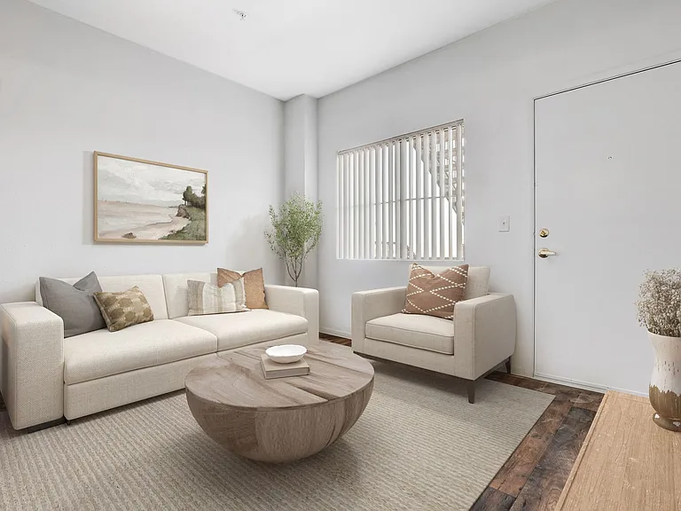 Maryland Villas Apartments — Photo 2