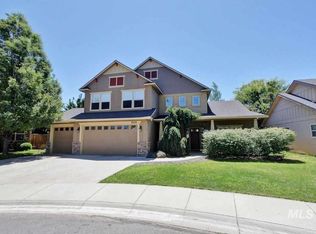 929 Crater Lake Ct, Meridian, ID 83646