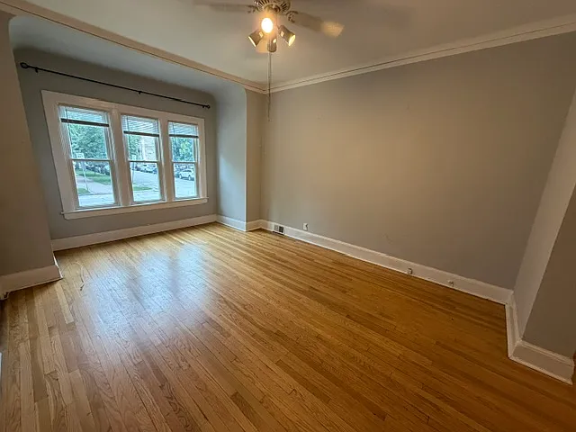 1901 W Belle Plaine Ave #1F — Photo 3