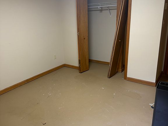 5th image of 421 Oak Grove Rd #2