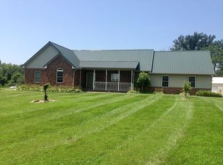 1004 SE Walnut St, Maysville, MO 64469