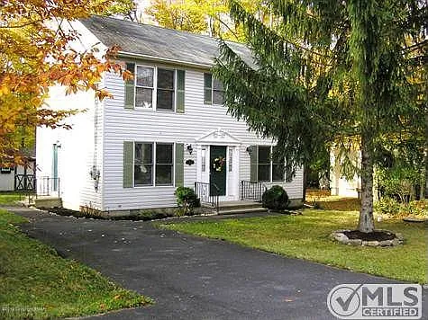 9082 Idlewild Dr photo 1