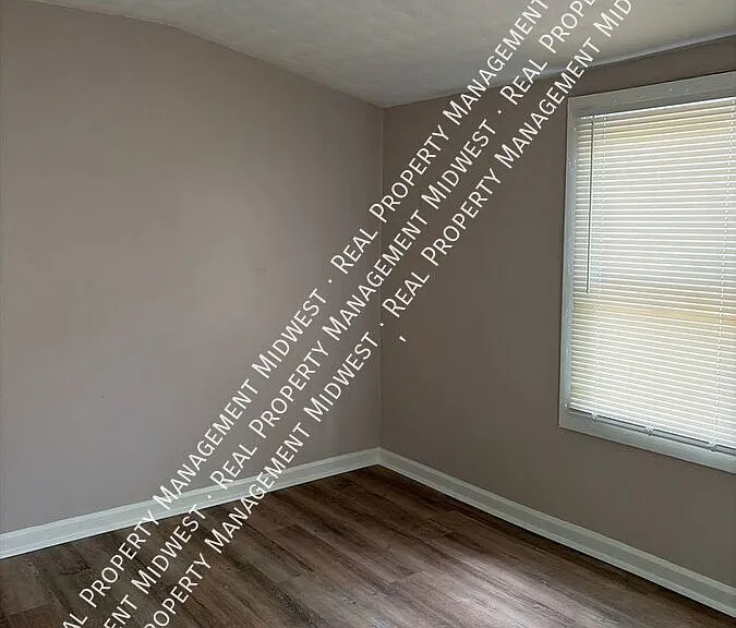 2504 Forest Home Ave — Photo 16