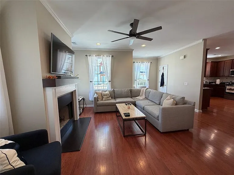 2332 Trellis Ln SE — Photo 2