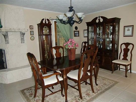 5th image of 141 Sherwood Trl