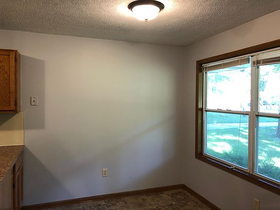 3rd image of 86 Manley St