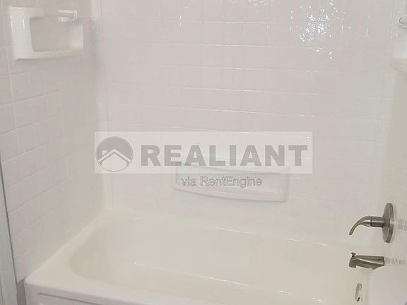 4th image of 2021 Cambridge Dr #32