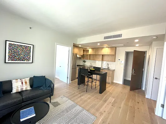 Rented by E Realty International Corp | media 3