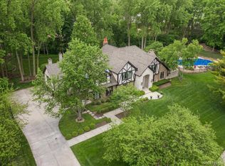 2455 Persimmon Dr, St Charles, IL 60174