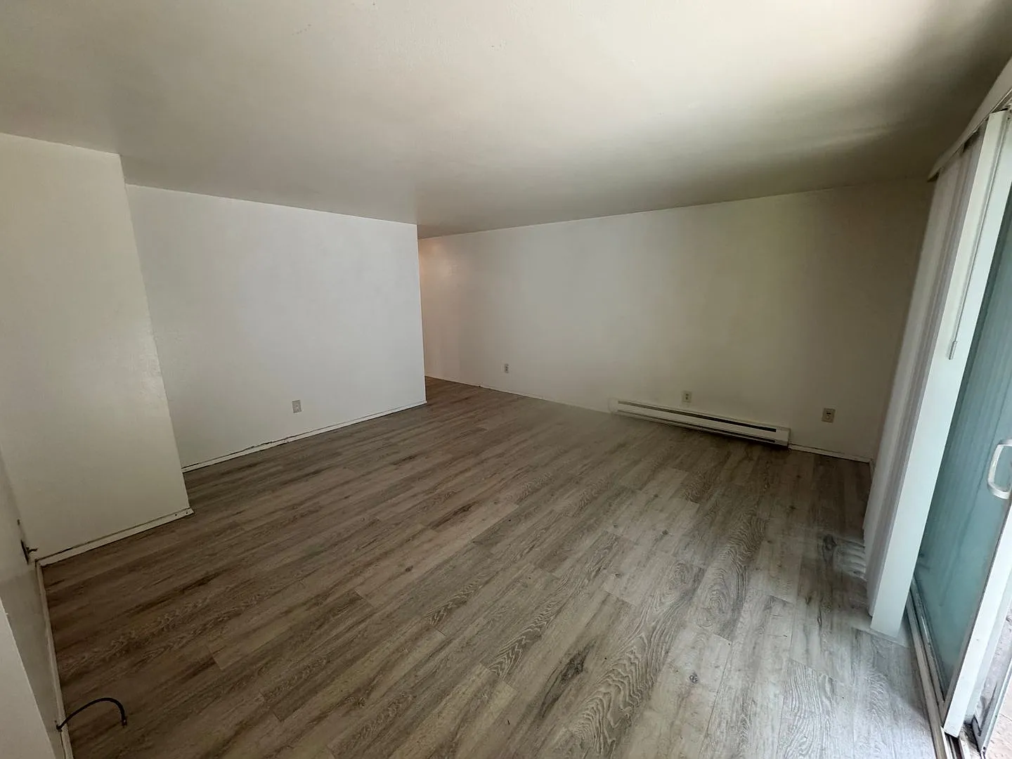 Country Squire Apartments 10833 — Photo 1