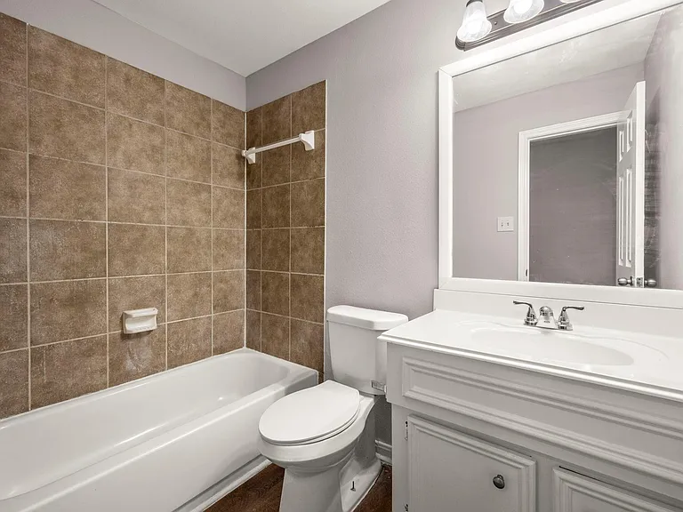 16546 Pentonshire Ln — Photo 15