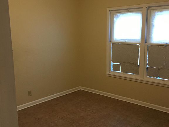 4th image of 5813 Lucille Dr