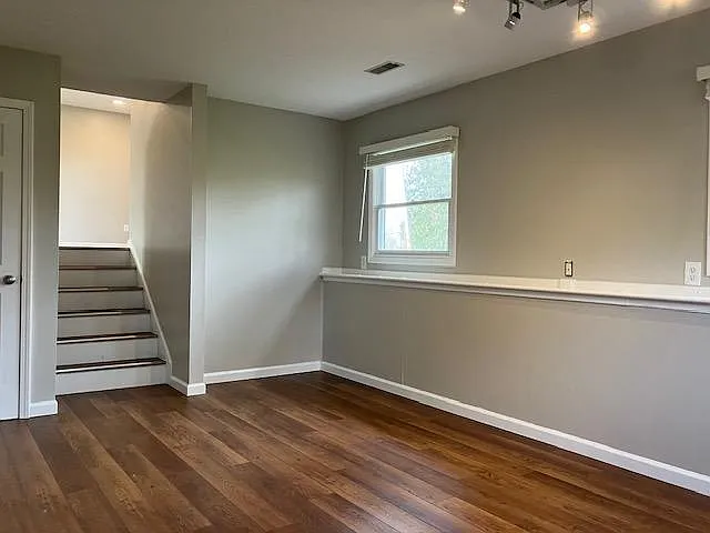 451 Robinhood Dr — Photo 10