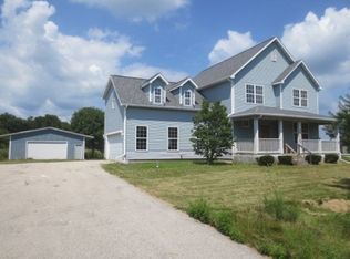 2607 N 41st Rd, Sheridan, IL 60551