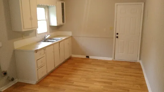 3 Bedroom, 1 Bath Home in Gastonia — Photo 4