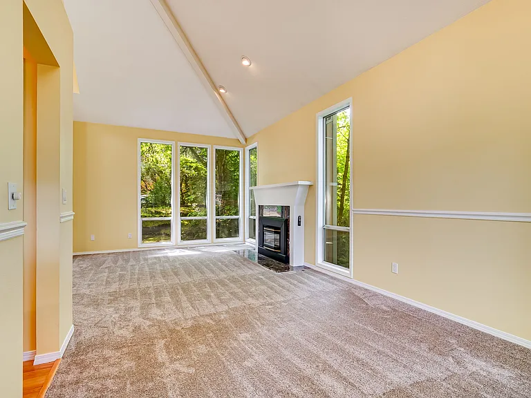 725 Ash St — Photo 13