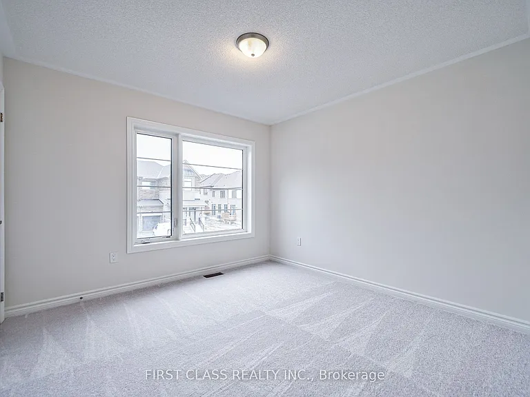 61 Kenneth Rogers Cres — Photo 28